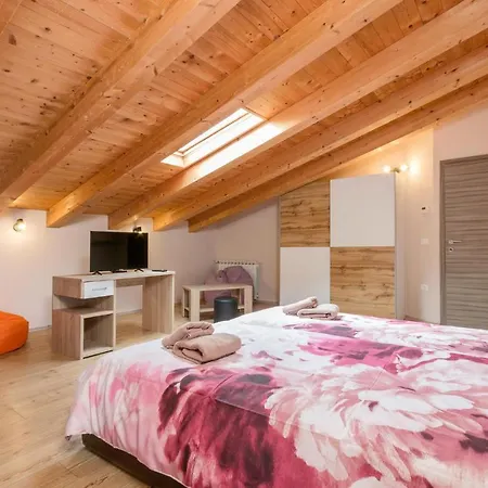 Holiday home Gorgeous In With Outdoor Swimming Pool *