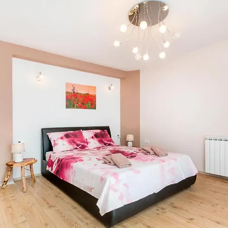 Holiday home Gorgeous In With Outdoor Swimming Pool *