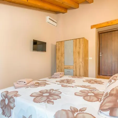 Gorgeous In With Outdoor Swimming Pool Holiday home *