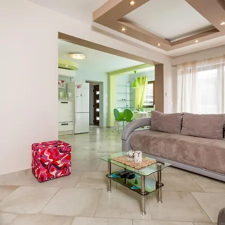 Holiday home Gorgeous In With Outdoor Swimming Pool *